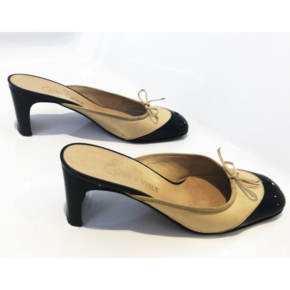 Vintage Chanel Mules in Patent Leather, size 8.5 - Picture 8 of 8